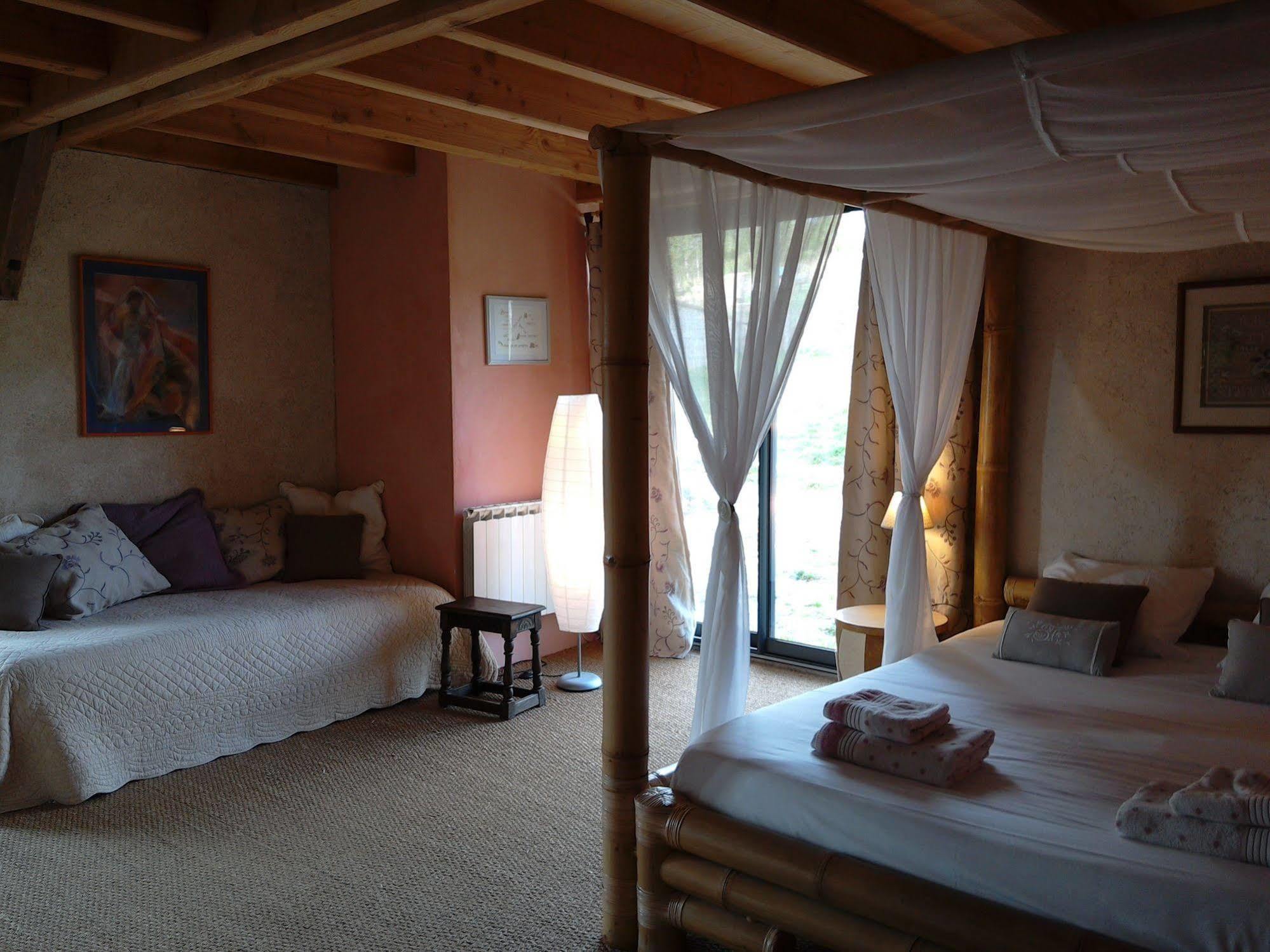 Bed and Breakfast Bout De Cote Lacam-dʼOurcet Zewnętrze zdjęcie